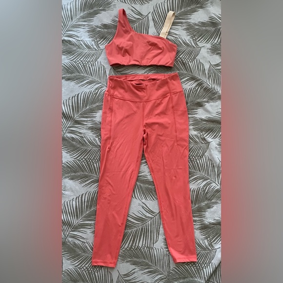 Push FWD Women's ASYM Sports Bra and 25" Training Legging - Picture 4 of 15